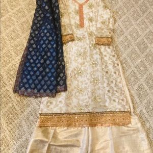 pakistani formal outfit